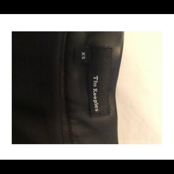 Black leather skirt with silver chain details - Picture 3 of 4